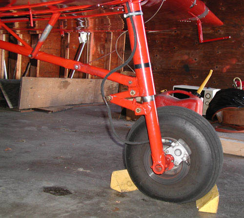 Left landing gear leg